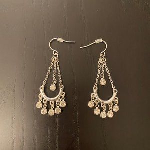 Dangling Drop Earrings in Silver